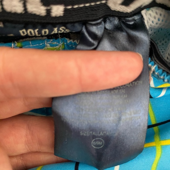 Swim shorts 6/9 months - Picture 2 of 3